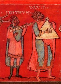 König David auf der Wallfahrt nach Jerusalem, sein Musikschüler Idithun am Glockenspiel